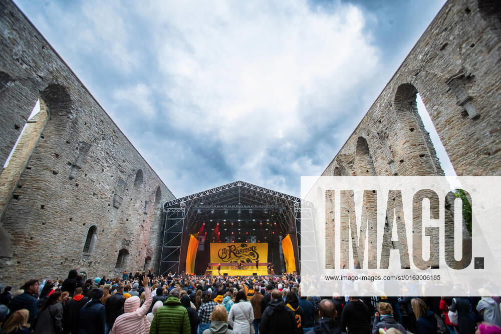 Entertainment Themen der Woche KW28 17.07.2022, Tallinn. Finnish rock band Rasmus performing in the Pirita Convent Ruins. The history of the ruins rising above the banks of the Pirita River date back to 1407, when the largest nunnery in Old Livonia was founded here. The convent that got its name from St. Birgitta survived in its original form until 1577, when the forces of Ivan the Terrible destroyed it. The massive façade, walls, cellars and graveyard have survived until the present. Photo: Raul Mee Postimees Tallinn Harjumaa Estonia 1RM17JUL2022A-66