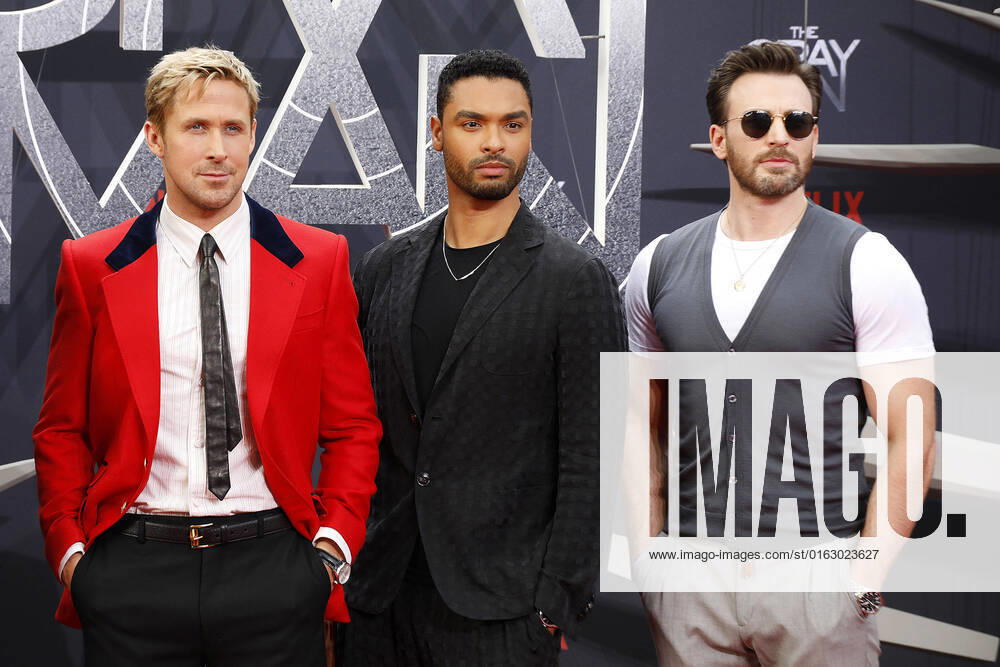 Ryan Gosling, Rege Jean Page and Chris Evans at The Gray Man movie premiere on 18 07 2022 in Berlin The Gray Man movie premiere in Berlin