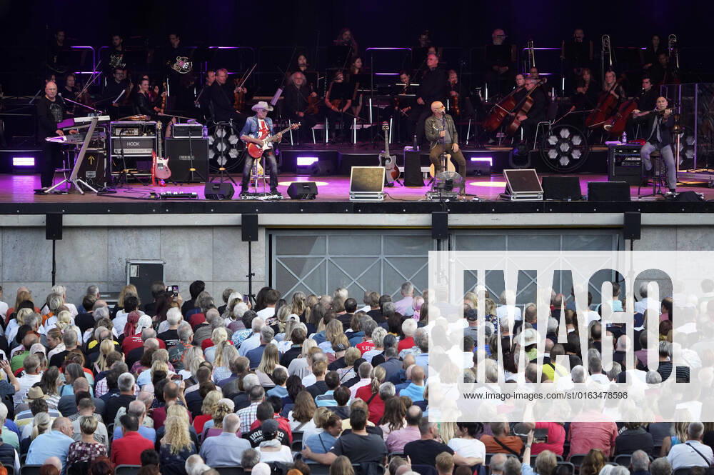 Manfred Hennig, Fritz Puppel, Toni Krahl and Georgi Gogow from City live at the 50 Years City The Last Round Tour with the Berlin Symphony Orchestra guests at Parkbühne Wuhlheide Berlin, 23 07 2022 Foto:xT.xBartillax xFuturexImage