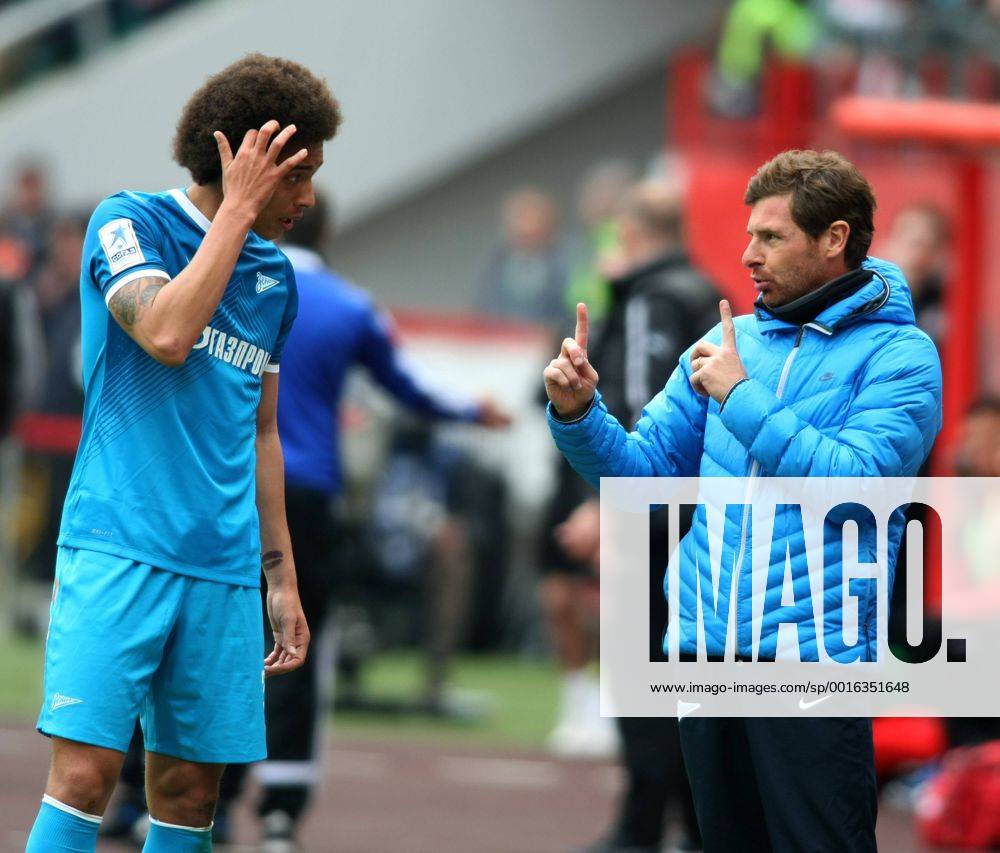 Russia. Moscow. 04 may 2014. Football stadium Lokomotiv. Russian football championship-2013-2014. FC Lokomotiv (Moscow) vs FC Zenit (St.Peterburg). 28. WITSEL Axel (ZENIT St-Peterburg) and VILLAS-BOAS Andre - Hd. coach FC ZENIT St.PETERBURG
