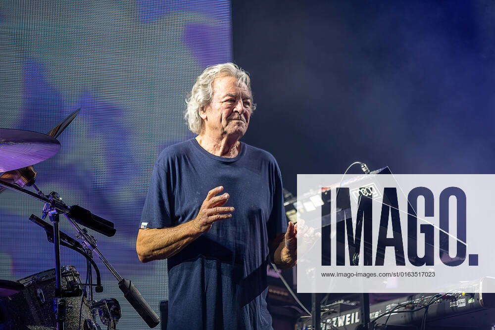 Loerrach Loerrach, Stimmen Festival 2022, 24 07 2022 singer Ian Gillan with the British rock band Deep Purple Deep Purple during the performance of the band on Thursday, 24 07 2022 at the Stimmen Festival The Stimmen Festival 2022 in Loerrach