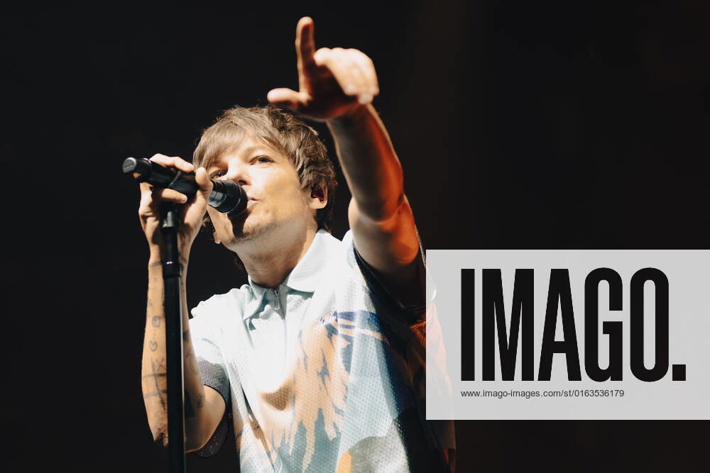Louis Tomlinson performs at a sold out Margaret Court Arena on July 25, 2022 in Melbourne, Australia. - ZUMAp121 1013398834st