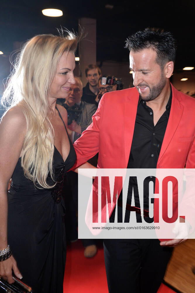 Smago Award 2014 Berlin Michael Wendler and its Woman Claudia at the Arrival to the award Ceremony of smago Award 2014 at Best Western Premier Hotel Moa Hotel Berlin the smago Award is a German music award, with the Artists for special Services and Successes in the pop scene at zurueckliegenden Year honoured become the Price will since 2011
