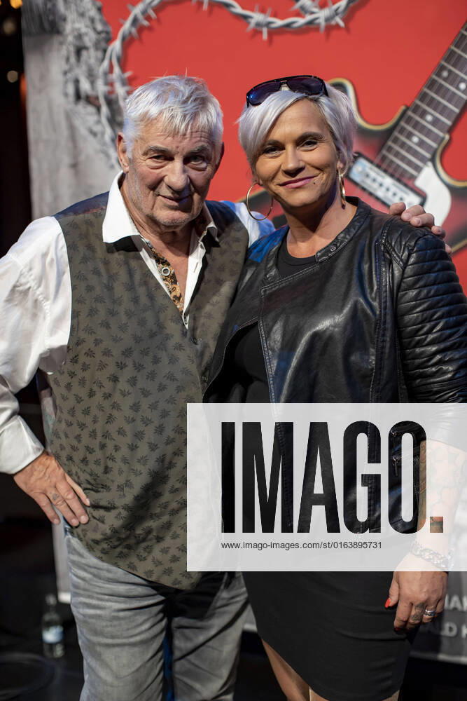 DU Duisburg , New musical NÂ bit of peace by star composer Ralph Siegel will be performed from October 2022 at the Theater am Marientor in Duisburg v l Heinz Hönig Hoenig , Annika Hönig Hoenig