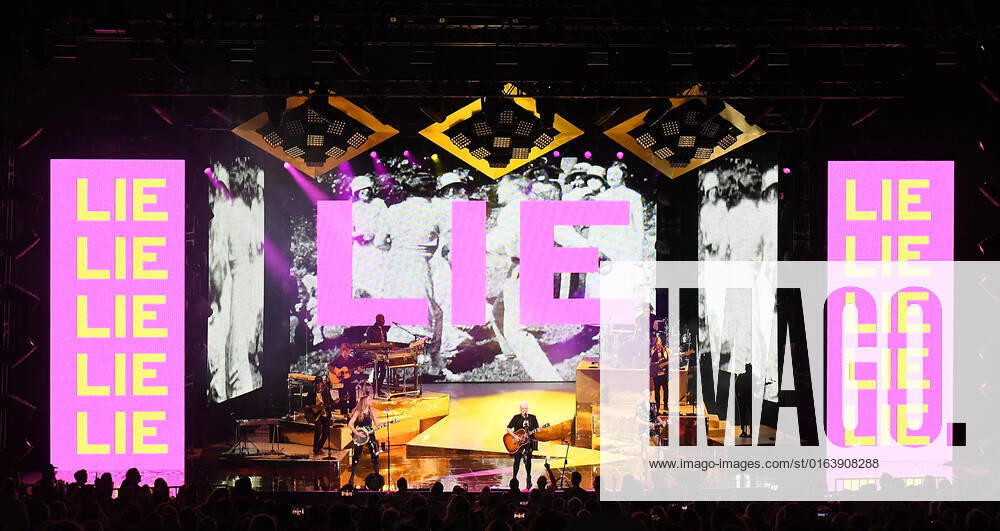 The Chicks - Emily Strayer, Natalie Maines and Martie Maguire perform at Shoreline Amphitheatre on July 30, 2022 in Mountain View, California. Mountain View USA - ZUMAs181 20220730_zea_s181_061