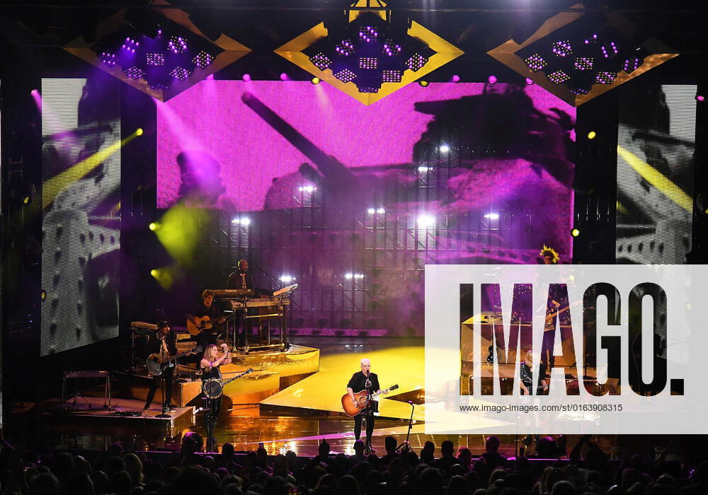 The Chicks - Emily Strayer, Natalie Maines and Martie Maguire perform at Shoreline Amphitheatre on July 30, 2022 in Mountain View, California. Mountain View USA - ZUMAs181 20220730_zea_s181_069