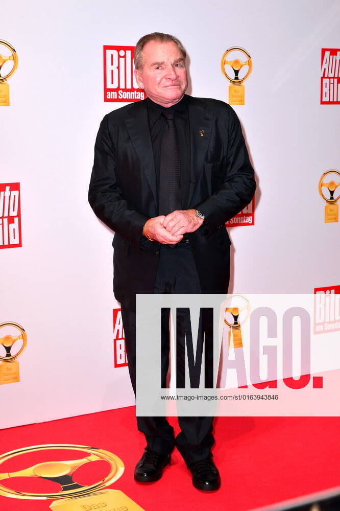 Award Ceremony the Golden Steering wheel 2015 Arrival Berlin Fritz Wepper at the Arrival to the award Ceremony the Golden Steering wheel 2015 at Axel Springer House Berlin Berlin 10 11 2015