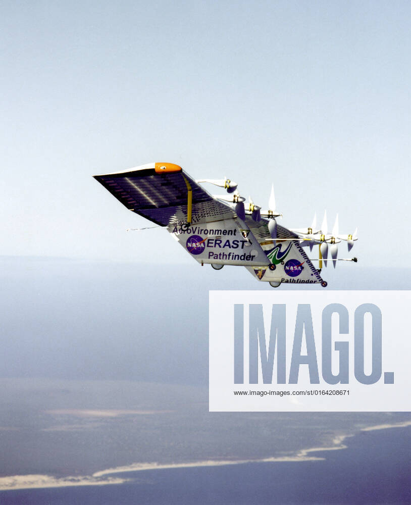 Pathfinder-Plus flying over the Hawaiian Islands in 1998 with Ni ihau Island in the background.