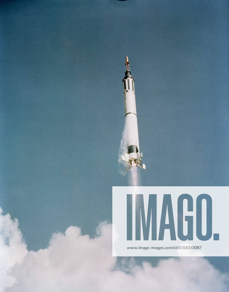 S61-01908 (5 May 1961) --- This is the launch of the Mercury-Redstone 3 (MR-3) spacecraft from Cape Canaveral on a suborbital mission -- the first U.S. manned spaceflight. The spacecraft is already headed towards its suborbital mission.
