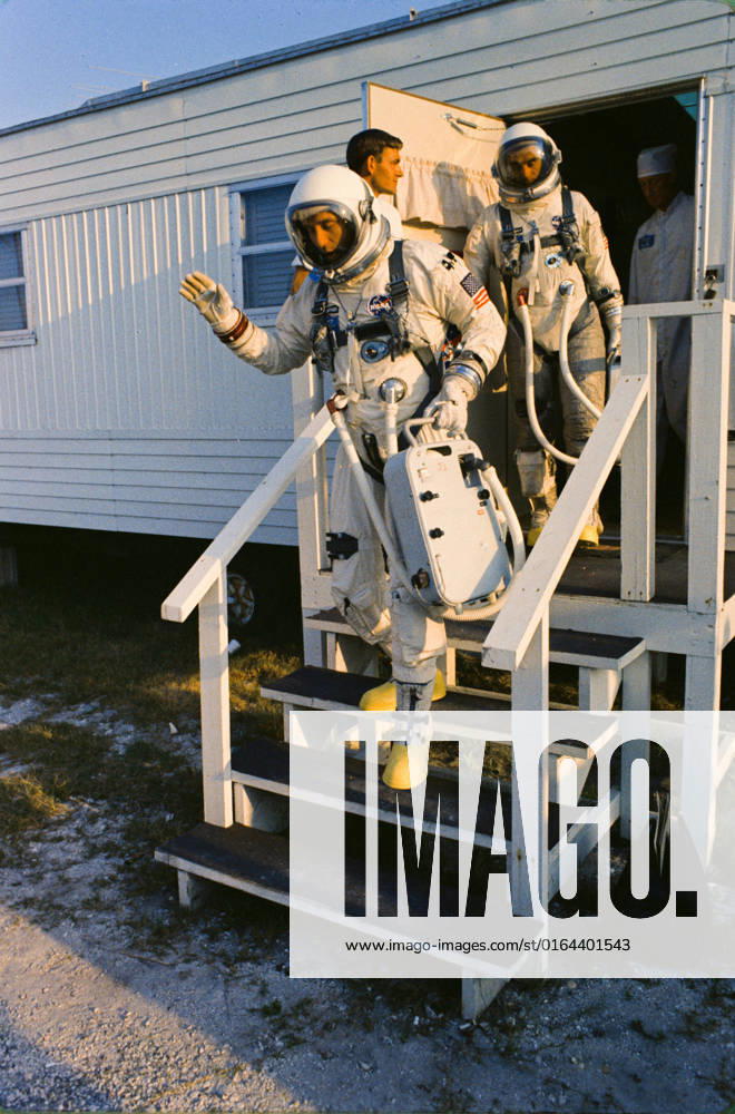 S66-34075 (3 June 1966) --- Prime crew for the Gemini-9A spaceflight, astronauts Thomas P. Stafford (front), command pilot, and Eugene A. Cernan, pilot, leave the suiting trailer at Launch Complex 16 in full spacesuits during prelaunch countdown.