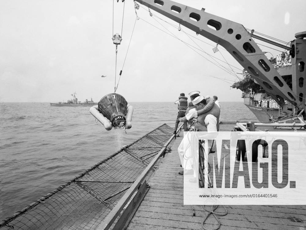 S66-34101 (6 June 1966) --- The Gemini-9 spacecraft, with astronauts Thomas P. Stafford and Eugene A. Cernan still inside, is hoisted aboard the aircraft carrier USS Wasp. Gemini-9 splashed down only 3.5 miles from the big recovery ship at 9 a.m. (EST), June 6, 1966, 345 miles east of Cape Kennedy, to conclude a 72-hour, 21-minute mission in space.