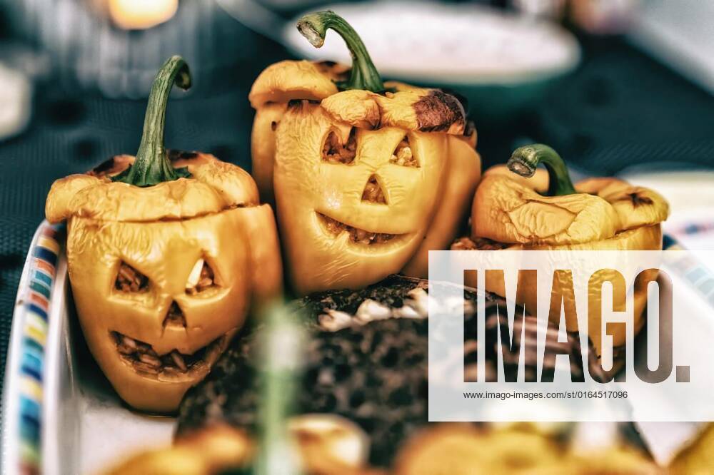 Halloween Bell Pepper Casserole, Halloween Bell Pepper Casserole with meat in Foreground, 17.05.2020 00:36:16,