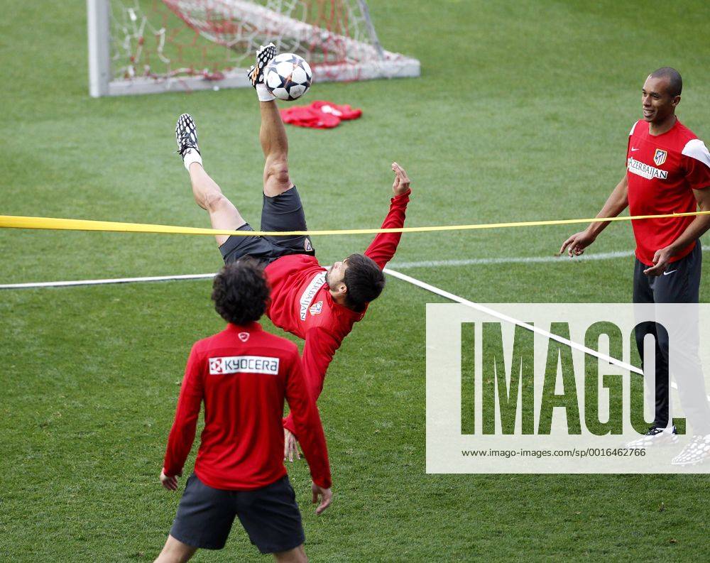 Atletico Madrid training session in Vicente Calderon stadium. In this picture, Diego Ribas in action. CHEMAxREYx