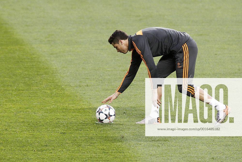 Real Madrid s Cristiano Ronaldo during training session previous to the UEFA Champions League 2013 2014 Final match.May 23,2014. (20151543)