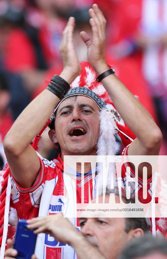 FUSSBALL - CL, Madrid vs Atletico LISSABON,PORTUGAL,24.MAI.14 - FUSSBALL - UEFA Champions League, Finale, Real Madrid vs Atletico Madrid. Bild zeigt einen Fan.
