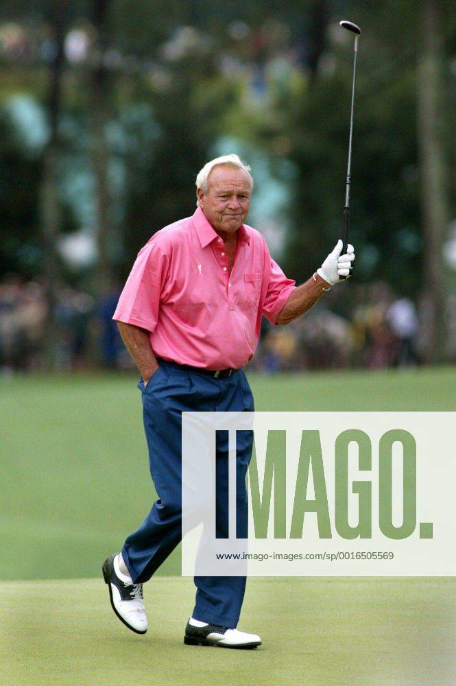 U.S. - KRT SPORTS STORY SLUGGED: MASTERS KRT PHOTO BY JASON CLARK THE STAMP (April 13) AUGUSTA, GA -- Four-time Masters champion Arnold Palmer on the 18th green during his final round at The Masters on Saturday, April 13, 2002 at Augusta National. (CS) NC KD BL 2002 (Vert) (mvw) News Archive - April 13, 2002 - ZUMAm67