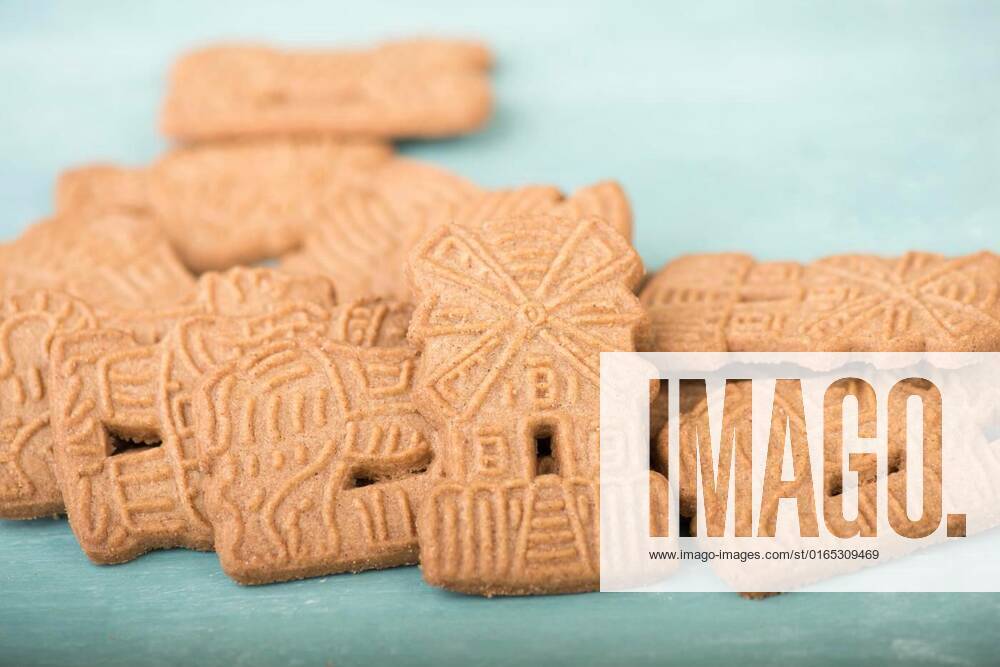 Traditional german christmas cookies called Spekulatius, sweetness with almonds and spices like cinnamon and star anise, Traditional german christmas cookies called Spekulatius, sweetness with almonds and spices like cinnamon and star anise, 12.11.2020,