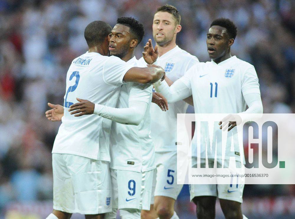 Football - 2014 International Friendly - England vs. Peru England s Daniel Sturridge celebrates his first half goal with Glen Johnson, Gary Cahill and Danny Welbeck at Wembley. COLORSPORT ANDREW COWIE