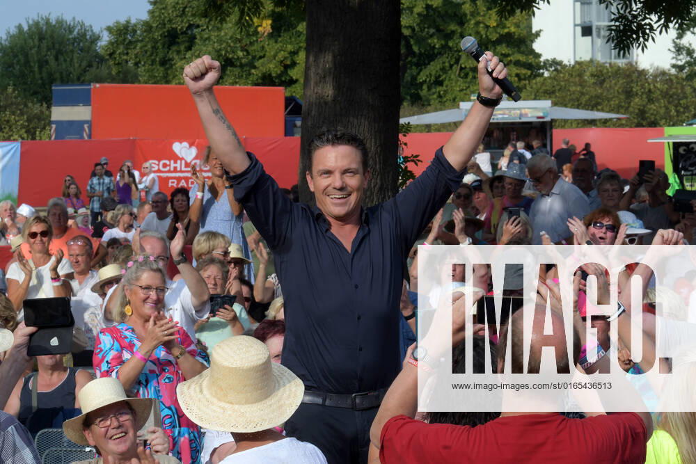 PK to the 8 th schlagerHammer 2022 Stefan Mross with Schlagerfans uind public with the 8 Schlager Hammer, venue in ORANIENBURG at the Orangerie Berlin 13 08 2022 Photopress Mueller Photopress Mueller