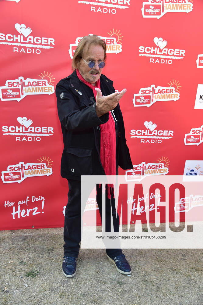 8 ten schlagerHammer 2022 Frank Zander at the 8 Schlager Hammer, venue in ORANIENBURG at the Orangerie Berlin 13 08 2022 Photopress Mueller Photopress Mueller