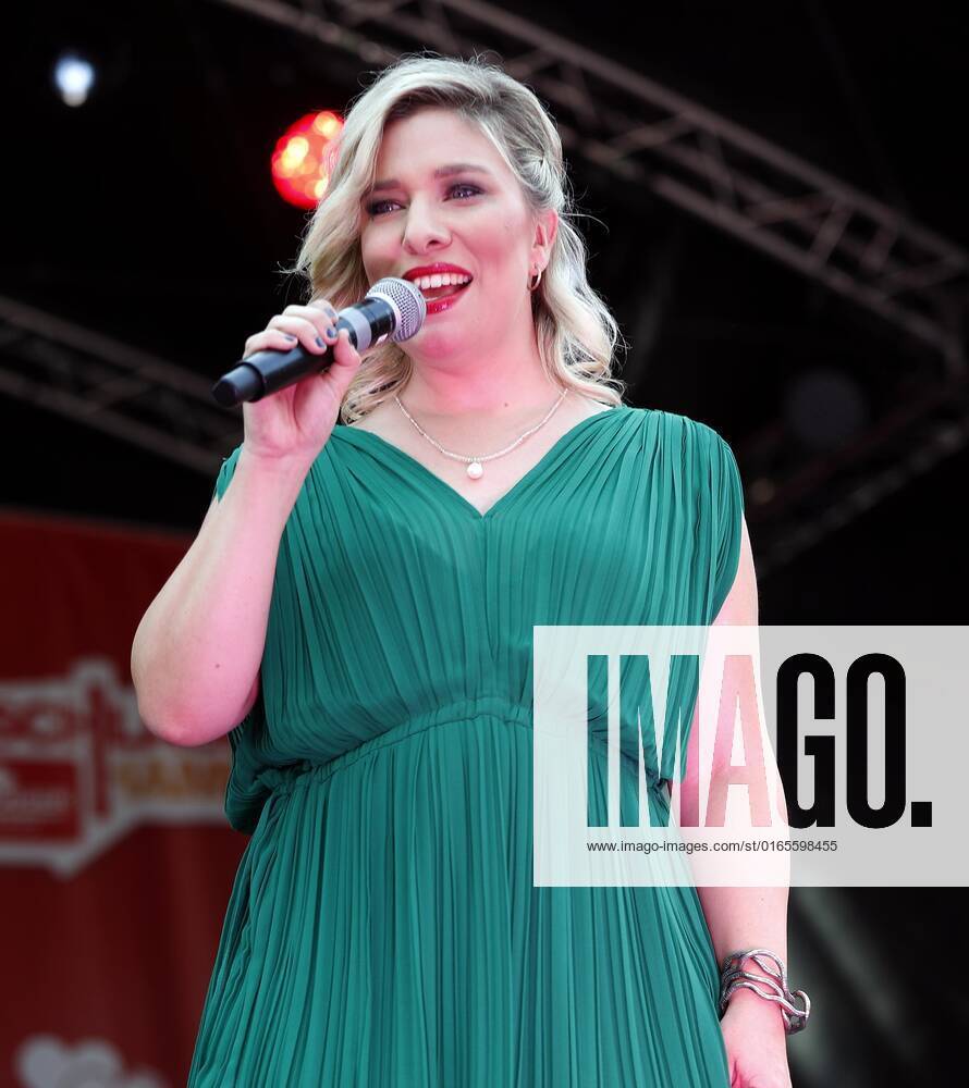 Laura Wilde at the Schlager Radio Schlager Hammer Tour 2022 in Oranienburg