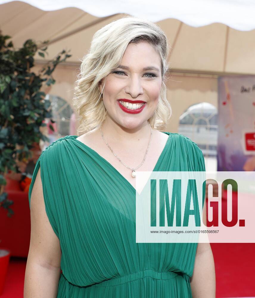 Laura Wilde at the Schlager Radio Schlager Hammer Tour 2022 in Oranienburg