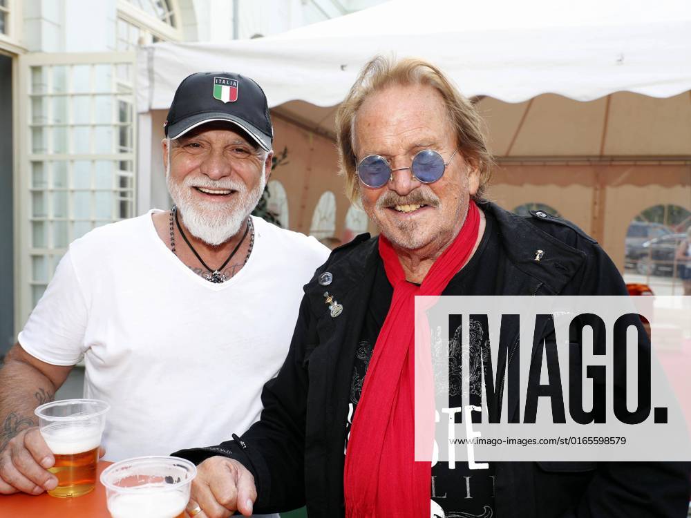 Nino de Angelo, Frank Zander at the Schlager Radio Schlager Hammer Tour 2022 in Oranienburg