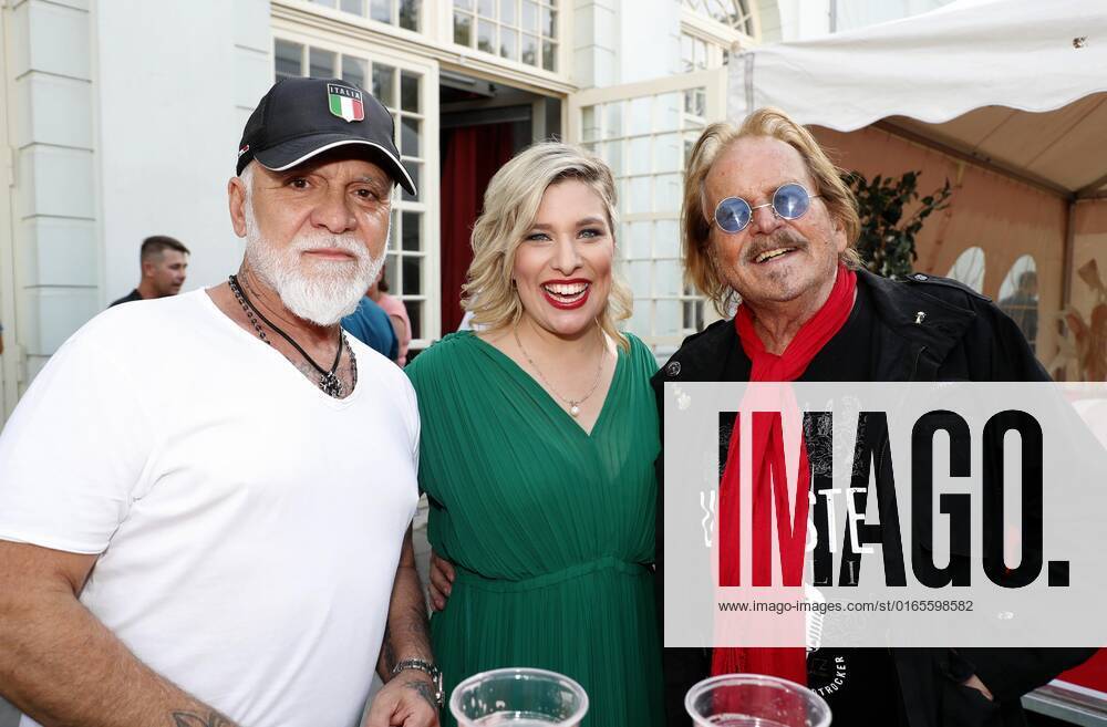 Nino de Angelo,Laura Wilde, Frank Zander at the Schlager Radio Schlager Hammer Tour 2022 in Oranienburg