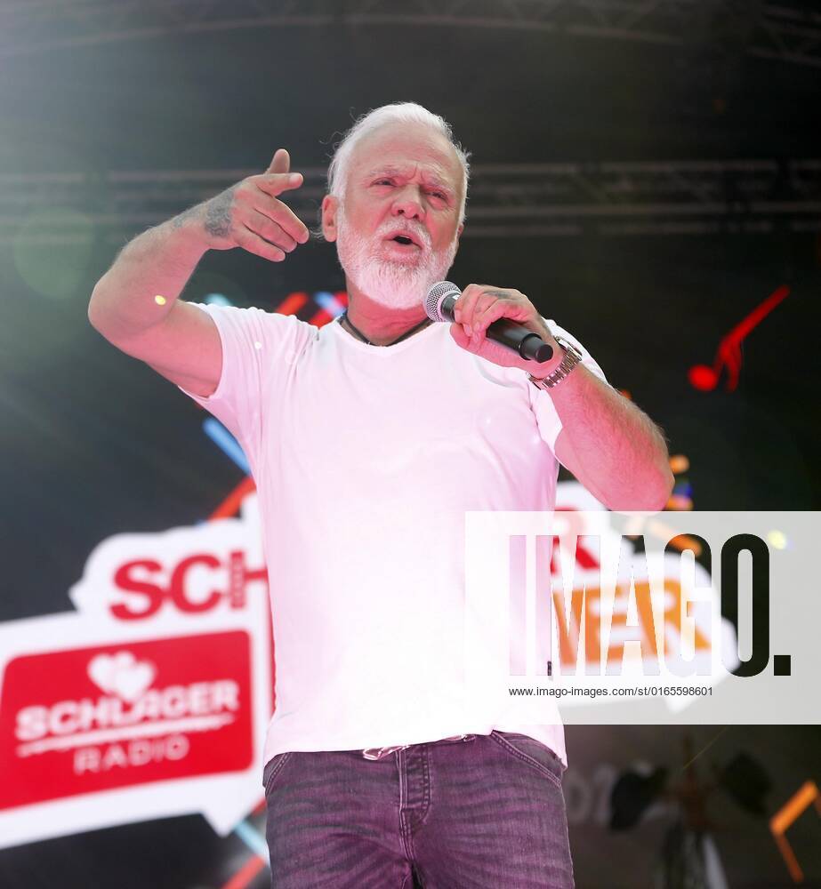 Nino de Angelo at the Schlager Radio Schlager Hammer Tour 2022 in Oranienburg