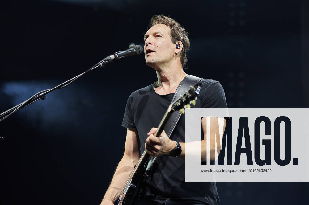Riku Rajamaa of Sunrise Avenue live at a concert of the Thank You For Everything The Final Tour at ZAG Arena Hannover, 14 08 2022 Foto:xU.xFuturexImage