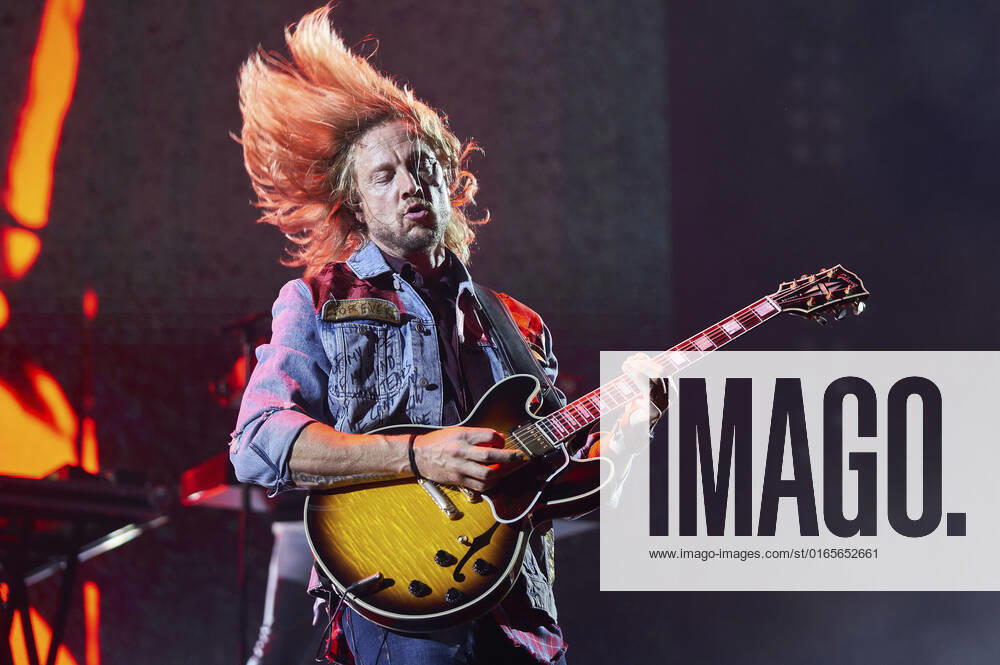Samu Haber of Sunrise Avenue live at a concert of the Thank You For Everything The Final Tour at ZAG Arena Hannover, 14 08 2022 Foto:xU.xFuturexImage