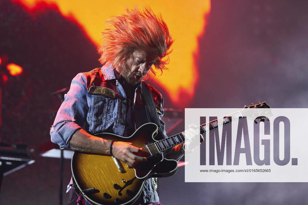 Samu Haber of Sunrise Avenue live at a concert of the Thank You For Everything The Final Tour at ZAG Arena Hannover, 14 08 2022 Foto:xU.xFuturexImage