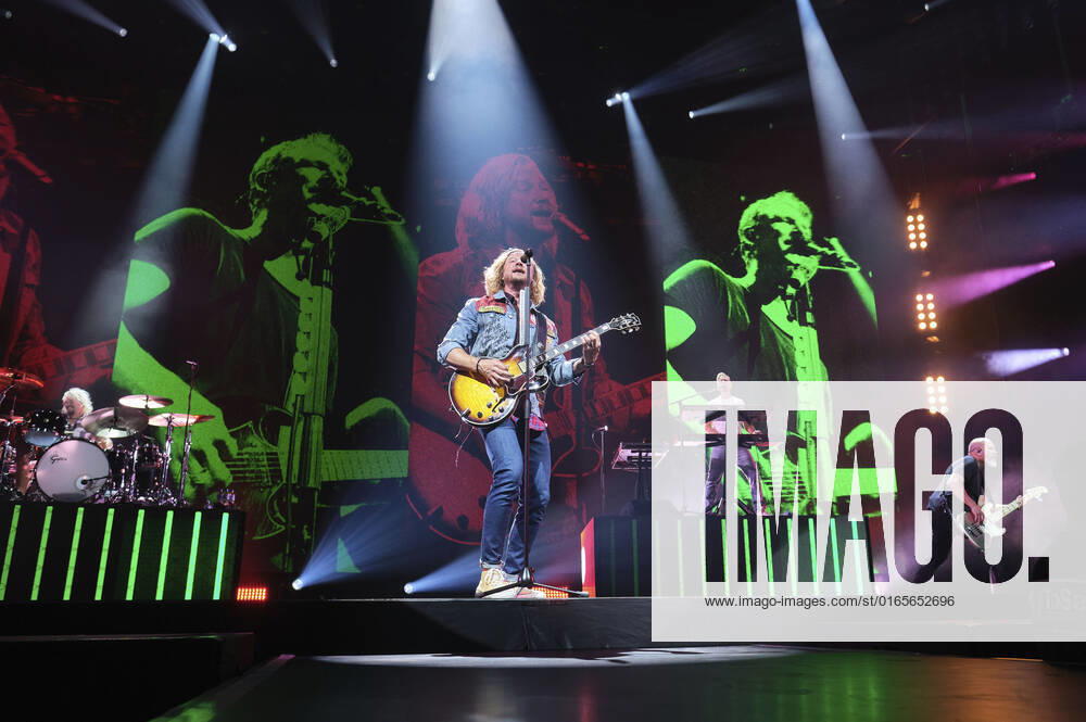 Sami Osala, Samu Haber, Osmo Ikonen and Raul Ruutu of Sunrise Avenue live at a concert of the Thank You For Everything The Final Tour at ZAG Arena Hannover, 14 08 2022 Foto:xU.xFuturexImage