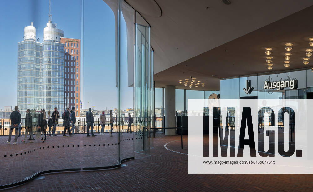 Viewing platform in the Elbphilharmonie, Hamburg, Germany 1020919252