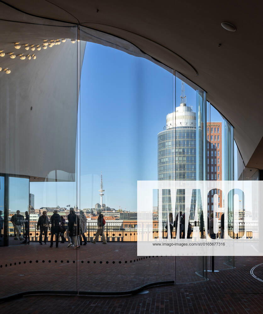 Viewing platform in the Elbphilharmonie, Hamburg, Germany 1020919253