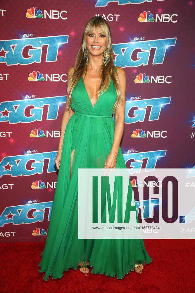 PASADENA, CA - AUGUST 16: Heidi Klum at AmericaÕs Got Talent Season 17 Live Show red carpet at the Sheraton Pasadena Hotel on August 16, 2022 in Pasadena, California.