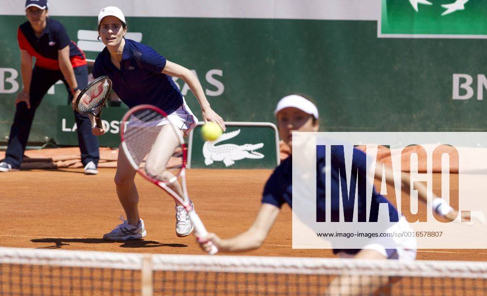 TENNIS - WTA, French Open 2014 PARIS,FRANKREICH,06.JUN.14 - TENNIS - WTA Tennis Damen Tour, Grand Slam, Roland Garros, French Open. Legenden. Bild zeigt Nathalie Dechy und Sandrine Testud (FRA).