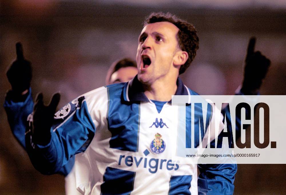 Ljubinko Drulovic ( FC Porto), Schütze des 1:0, jubelnd Fußball EC 1 Herren Champions League 1999 2000, 2. Runde, Zwischenrunde, Prag - FC Porto (Portugal) 0:2 Einzelbild Prag Freude,