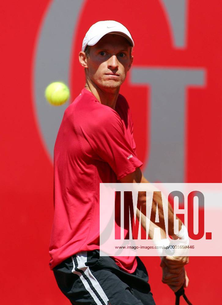 Nikolay Davydenko (Rußland) - beidhändige Rückhand Tennis Herren Generali Open 2005, ATP Tour Einzelbild Kitzbühel