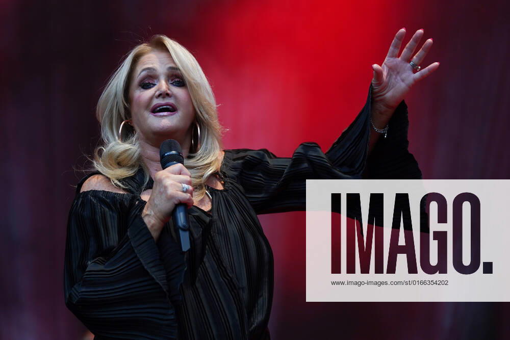 Bonnie Tyler in Worms at the Jazz Joy Festival 21 08 2022 The British pop and rock singer Bonnie Tyler at the Jazz Joy Festival in Worms Worms Jazz Joy Rheinland Pfalz
