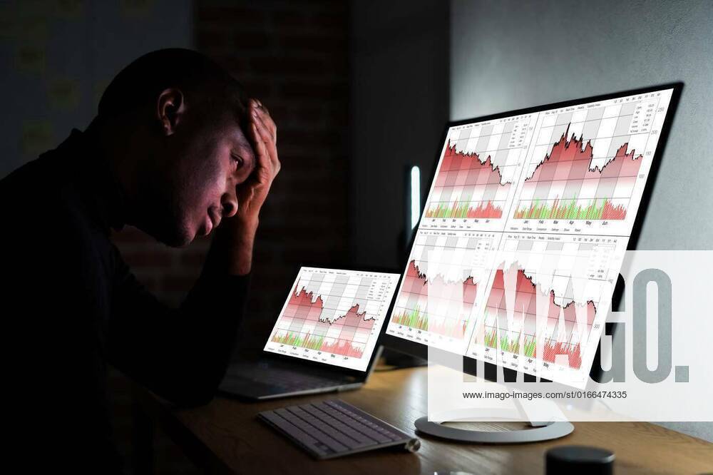 Financial Down Audit Decreasing Data Chart, Financial Down Audit Decreasing Data Chart. Faced Insolvency Stress model released, Symbolfoto , 05.02.2021,
