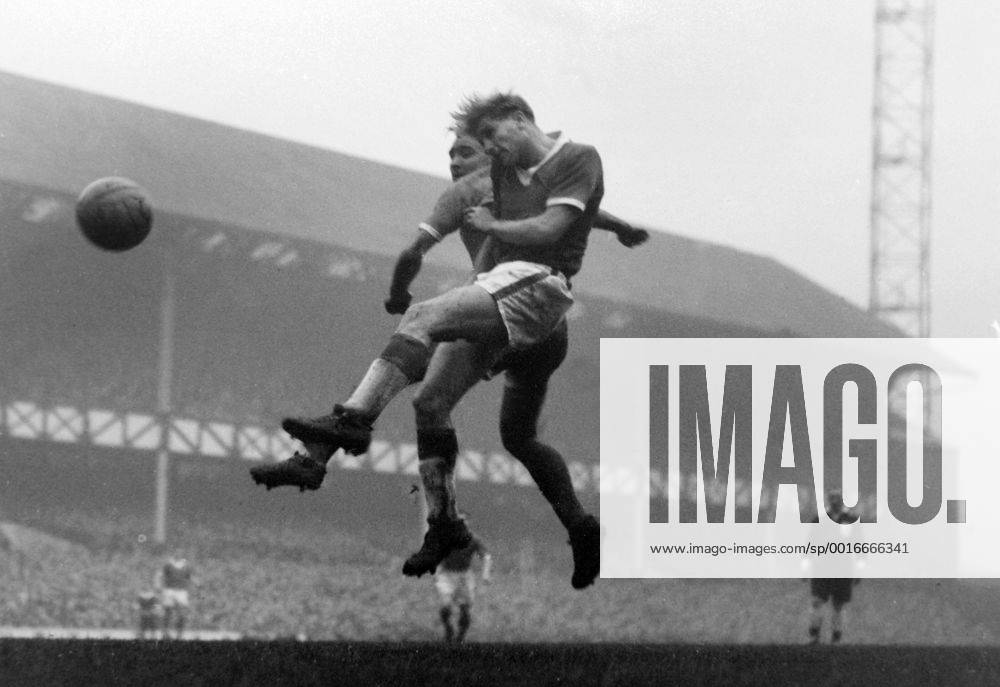 Football - 1958 1959 First Division - Everton 2 Blackburn Rovers 2 Everton FC s Dave Hickson jumps for a header at Goodison Park. 01 11 1958