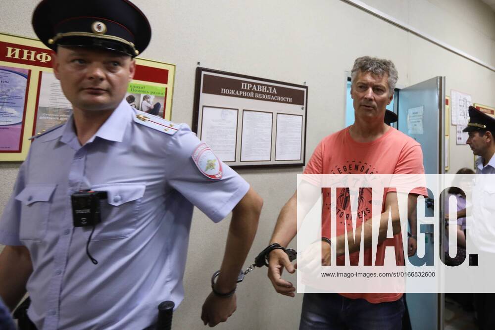 Russia Former Mayor Military Discrediting Charges 8259940 25.08.2022 The former mayor of Yekaterinburg, Yevgeny Roizman, appeared for a court hearing as he was charged with discrediting the Russian army in Yekaterinburg, Russia. Roizman was arrested on August 24 on charges of discrediting the Russian army under a new law adopted after the start of Russia s military operation in Ukraine. Anton Butsenko Sputnik Yekaterinburg Sverdlovsk Oblast Region Russia