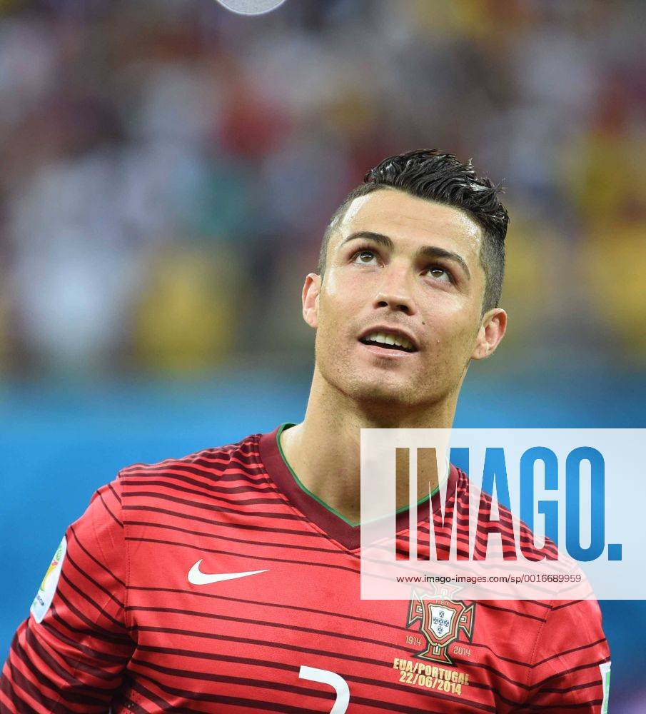 (140622) -- MANAUS, June 22, 2014 (Xinhua) --Portugal s Cristiano Ronaldo reacts before a Group G match between U.S. and Portugal of 2014 FIFA World Cup at the Arena Amazonia Stadium in Manaus, Brazil, June 22, 2014.(Xinhua Liu Dawei) (SP)BRAZIL-MANAUS-WORLD CUP 2014-GROUP G-U.S VS PORTUGAL