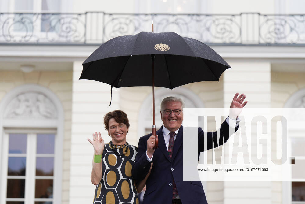 Federal President Frank Walter Steinmeier and Elke Büdenbender open the Federal Presidents Citizens Festival 26 8 2022 Federal President Frank Walter Steinmeier and Elke Büdenbender open the Federal Presidents Citizens Festival Berlin Berlin GER