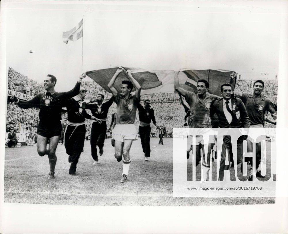 Fußball, WM 1958 in Stockholm, Finale Brasilien – Schweden 5 - 2 Jun. 29, 1958 - Brazil Beats Sweden 5 - 2 to Win World Cup - ZUMAk09