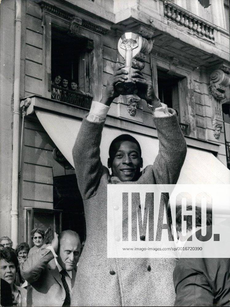 Mar. 03, 1971 - The King of soccer Pele in Paris - showing the Soccer World Cup at the Champs - Elysees. His team, the Santos F.C. is going to meet the St. - Etienne- Marseilles selected team at the Colombes Stadium in Paris on March 31. - ZUMAk09