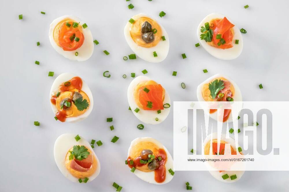 Sriracha deviled eggs, Sriracha deviled eggs with different toppings, Sriracha deviled eggs with different toppings, 17.08.2021,
