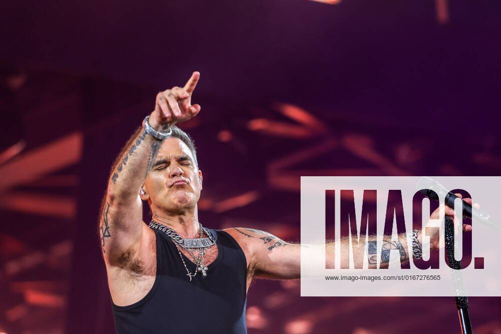 Munich, GER, Bavaria Sounds, Munich, ROBBIE WILLIAMS, pictured Robbie Williams, concert,