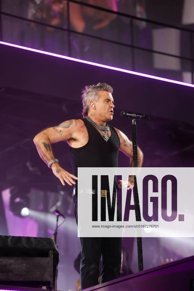 Munich, GER, Bavaria Sounds, Munich, ROBBIE WILLIAMS, pictured Robbie Williams, concert,